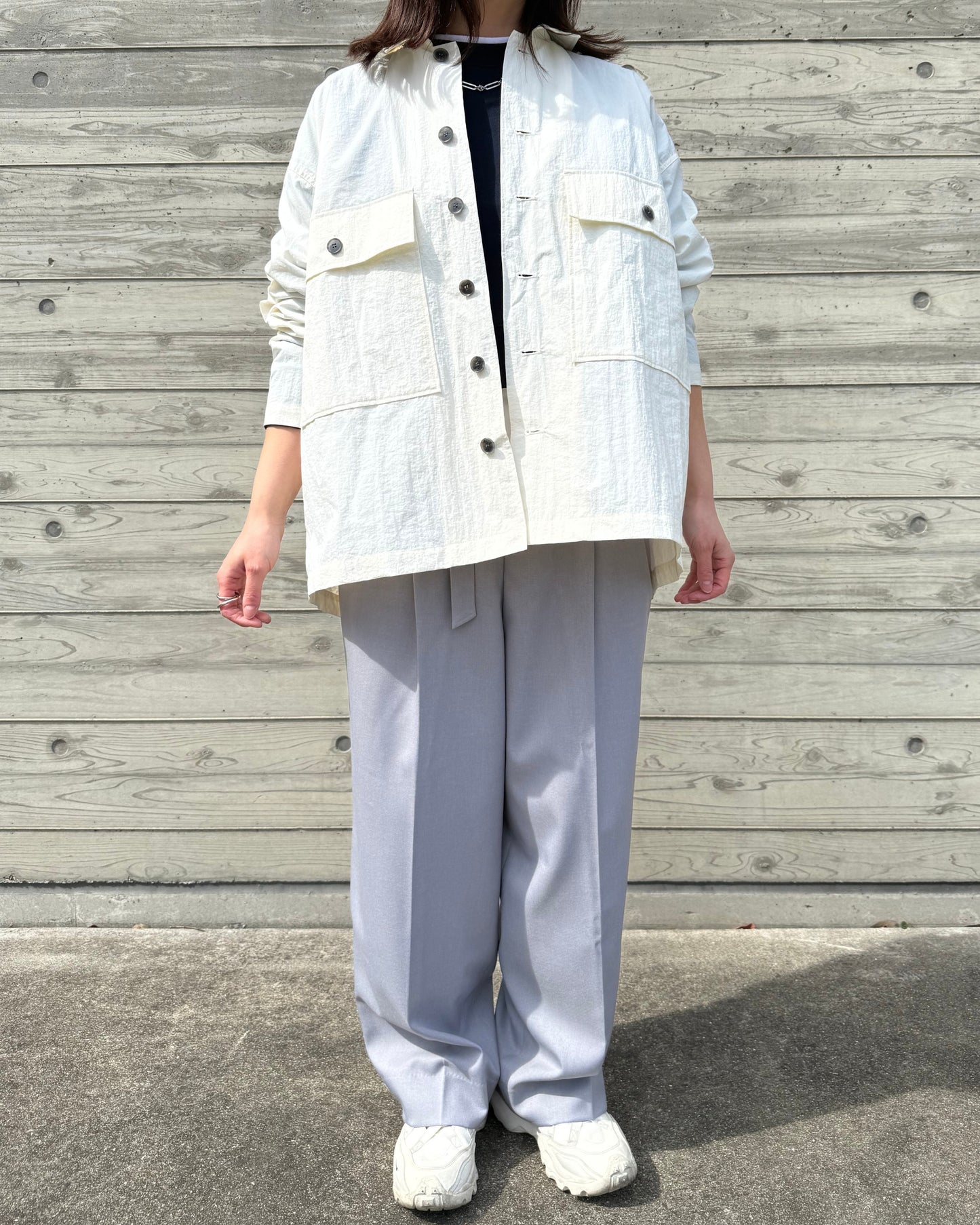 日本製大人シャツジャケット＆接触冷感ＵＶカットTシャツ♪４０代５０代コーデ♪白のシャツジャケット。