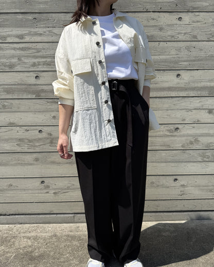 軽やかに羽織れる大人のシャツジャケット＆白Ｔシャツ♪美しくしっかりした日本製♪４０代５０代コーデに♪白のシャツジャケット♪