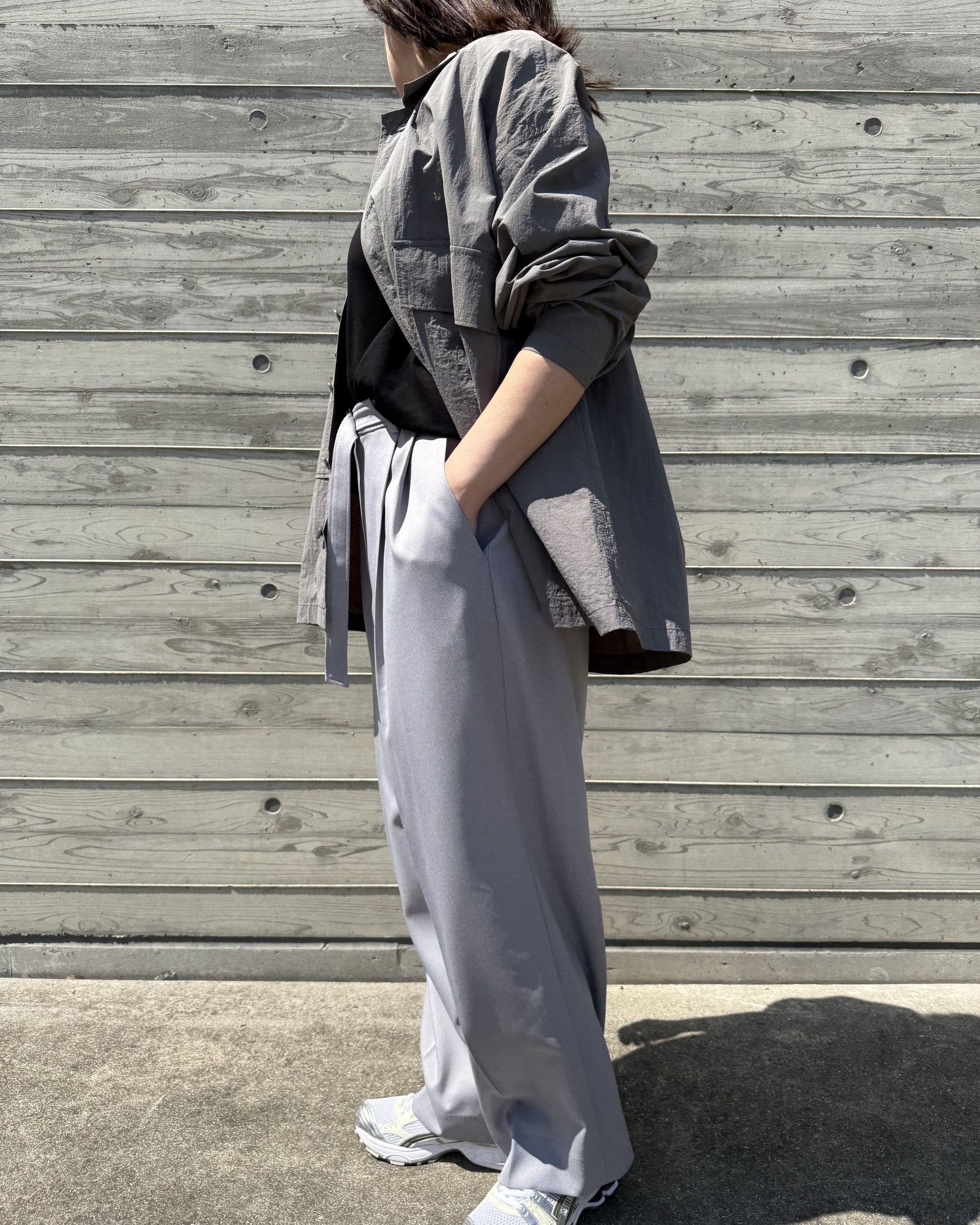綺麗なグレーの大人シャツジャケット♪
日本製で美しい縫製です。４０代５０代コーデ♪